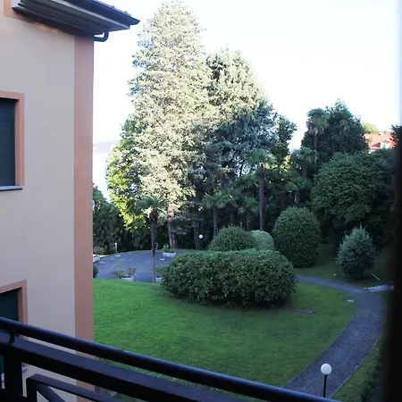 La Dell'artista Swimming Pool And Air Conditioning