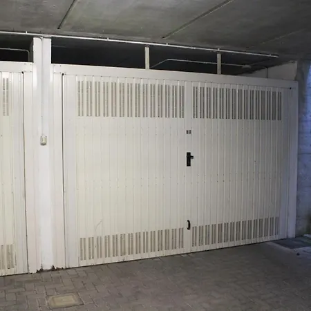 La Dell'artista Swimming Pool And Air Conditioning Apartman *