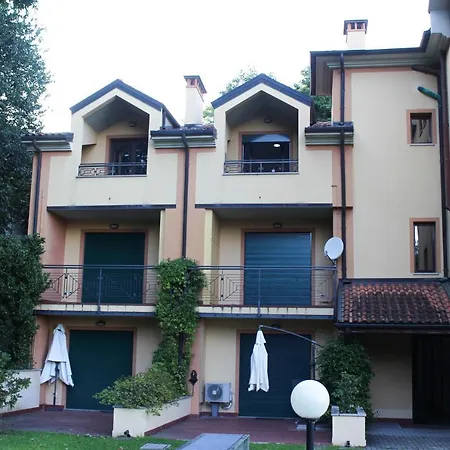 Apartman La Dell'artista Swimming Pool And Air Conditioning Stresa