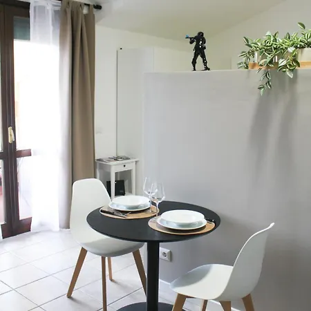 Apartman La Dell'artista Swimming Pool And Air Conditioning Stresa