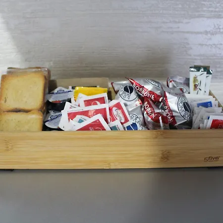 La Dell'artista Swimming Pool And Air Conditioning * Stresa