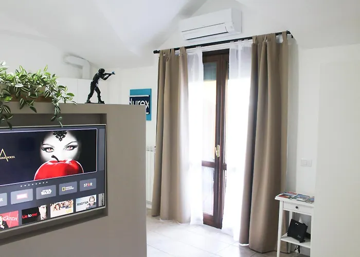 La Dell'artista Swimming Pool And Air Conditioning 스트레사