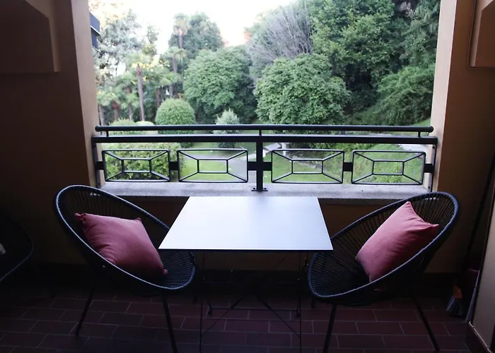 La Dell'artista Swimming Pool And Air Conditioning * Stresa